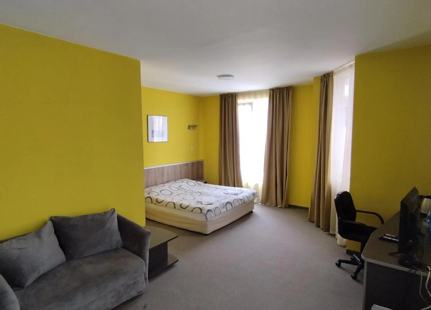 Family Hotel Opera Plaza- Former City Mark Hotel فارنا بلغاريا